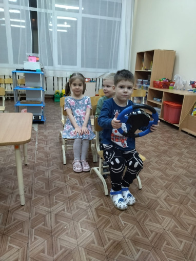 Полный вперёд! Машинисты средней группы в действии! Полный вперёд! Машинисты средней группы в действии!.